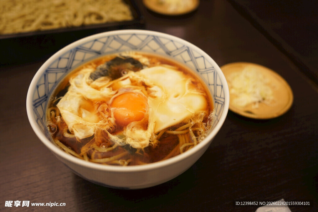 一碗美味的鸡蛋木耳汤