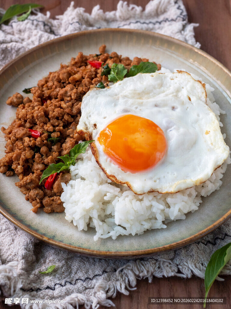 肉末煎蛋盖饭