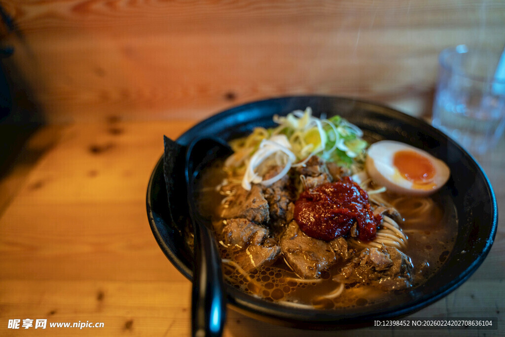 美味日式拉面诱人呈现