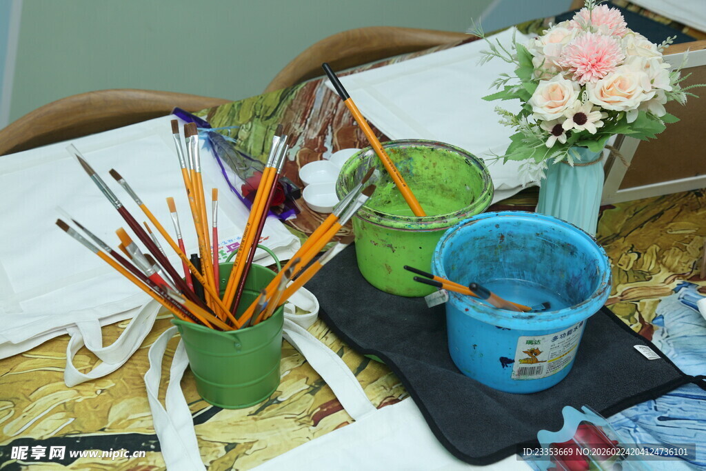 艺术绘画工具摆放场景