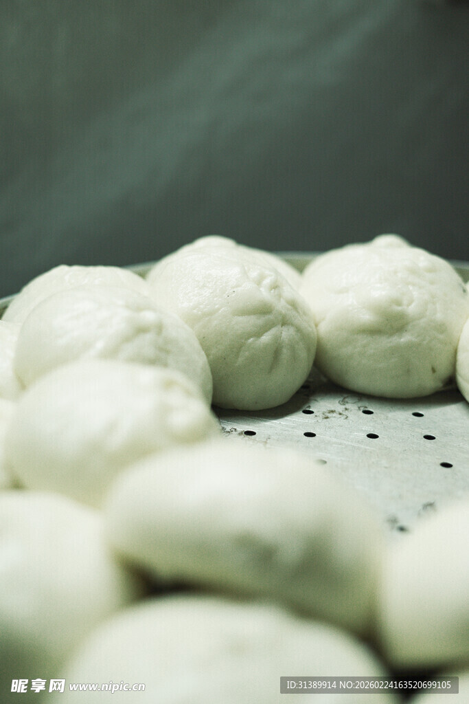 新鲜出炉的美味大馒头