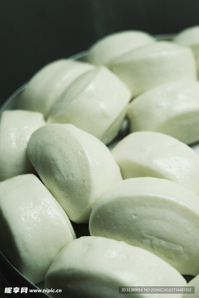 新鲜白馒头