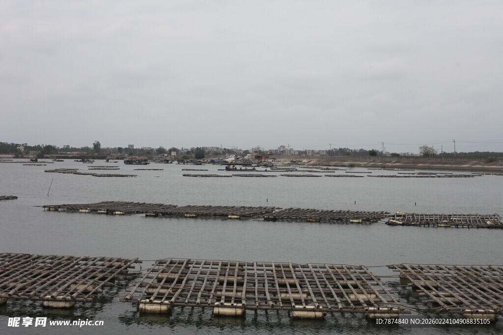 海上养殖场景俯瞰