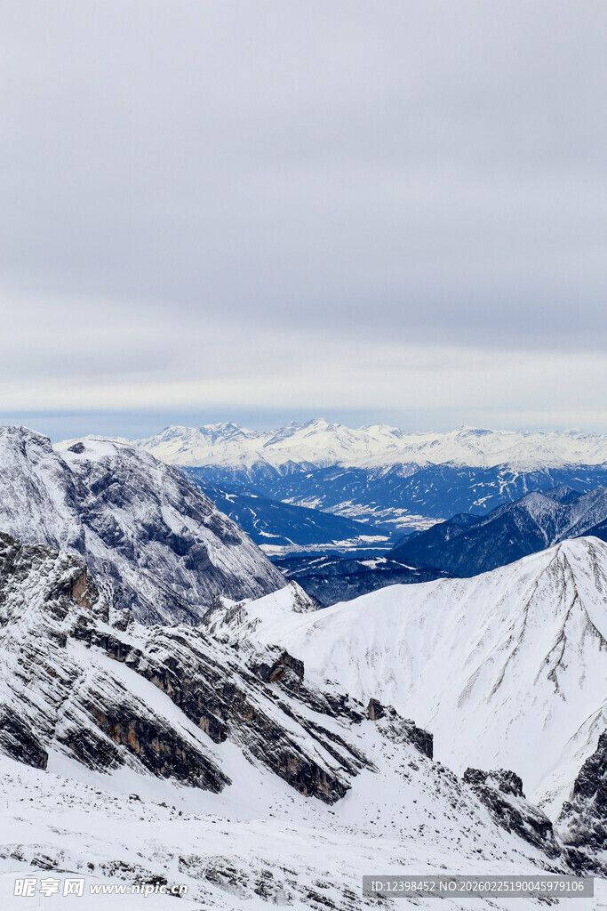 壮丽雪山风景
