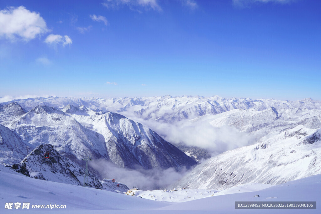 壮丽雪山自然风光美景