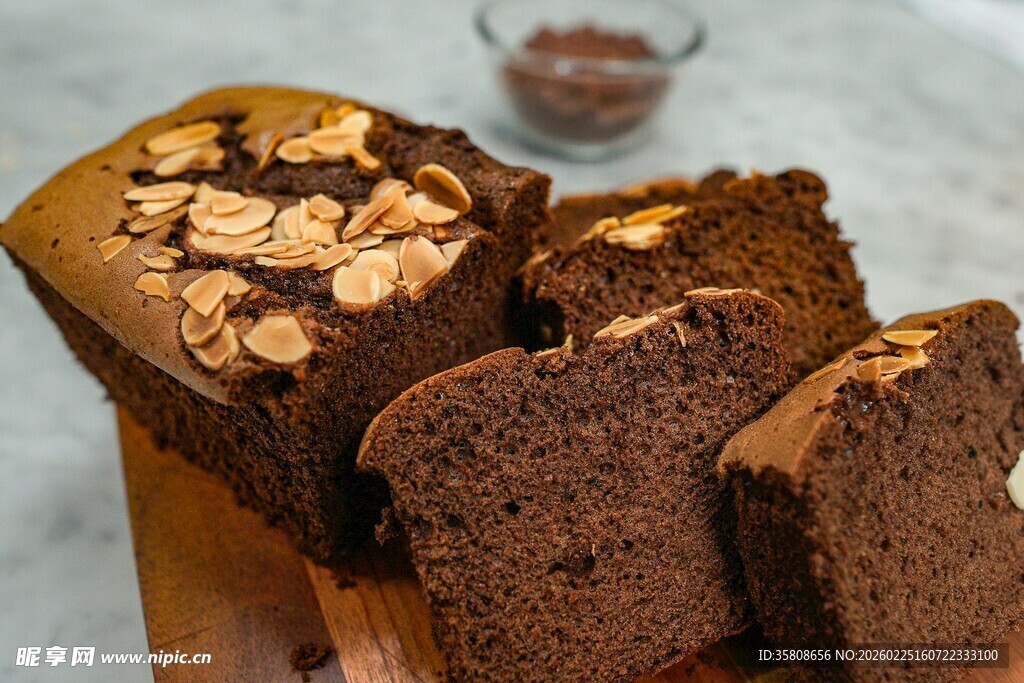 巧克力坚果蛋糕