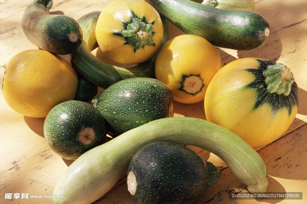 多彩西葫芦堆叠展示