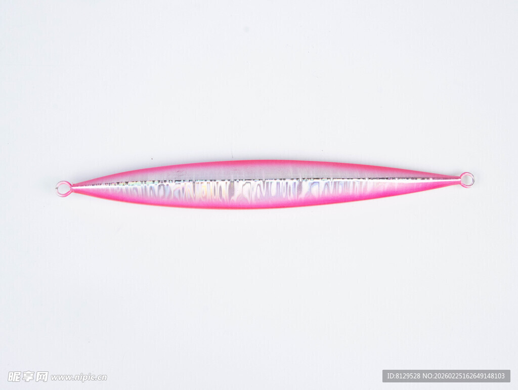 粉色长条装饰物品