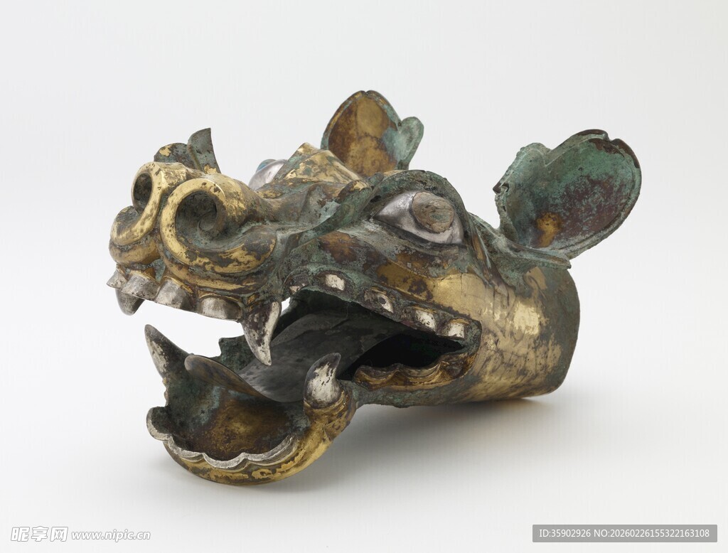 青铜兽首造型独特饰品