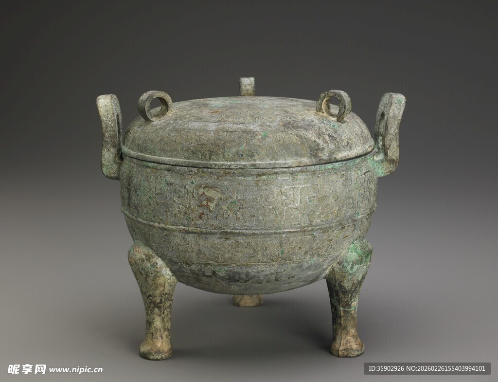三足青铜鼎