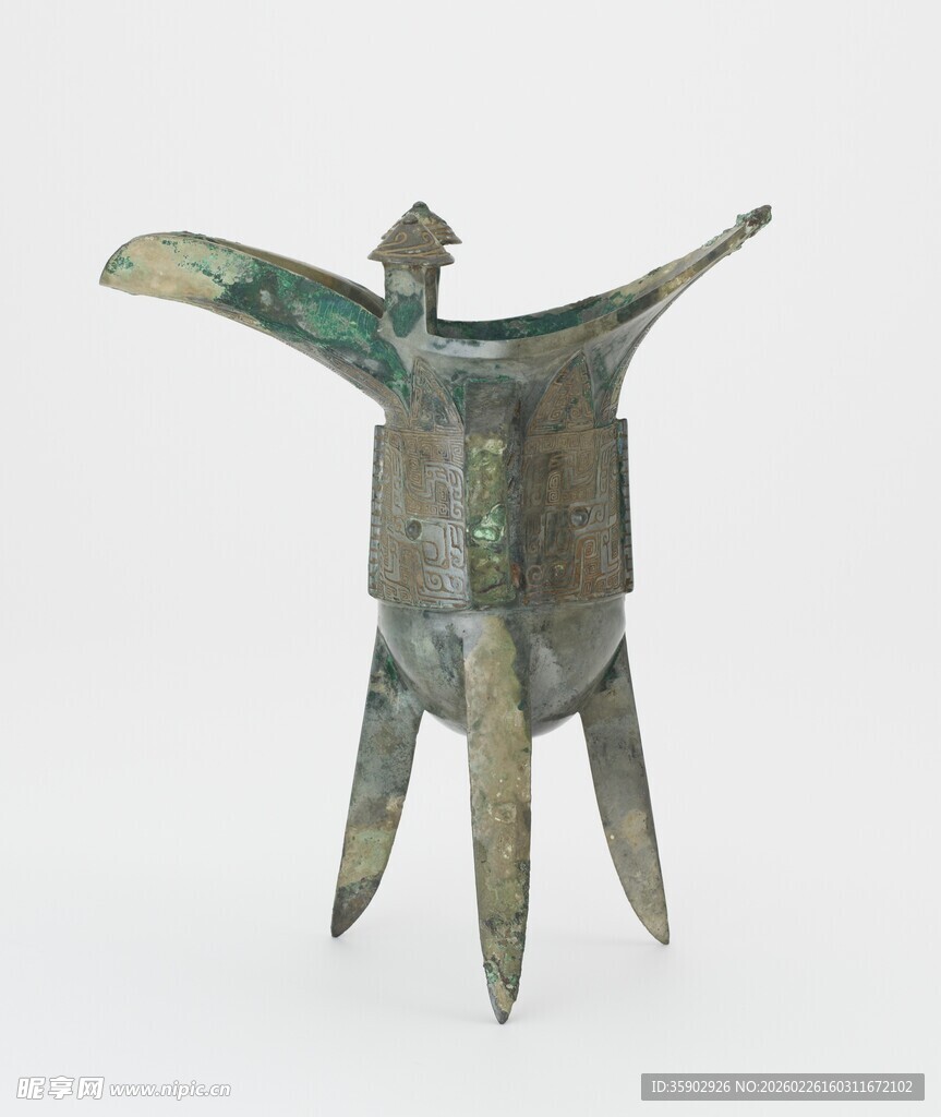 青铜爵杯古韵十足