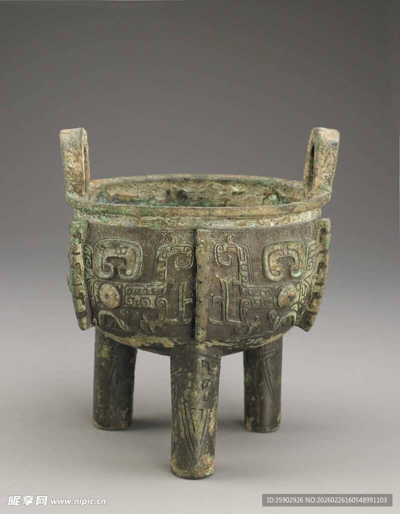 青铜鼎古朴纹饰尽显古韵