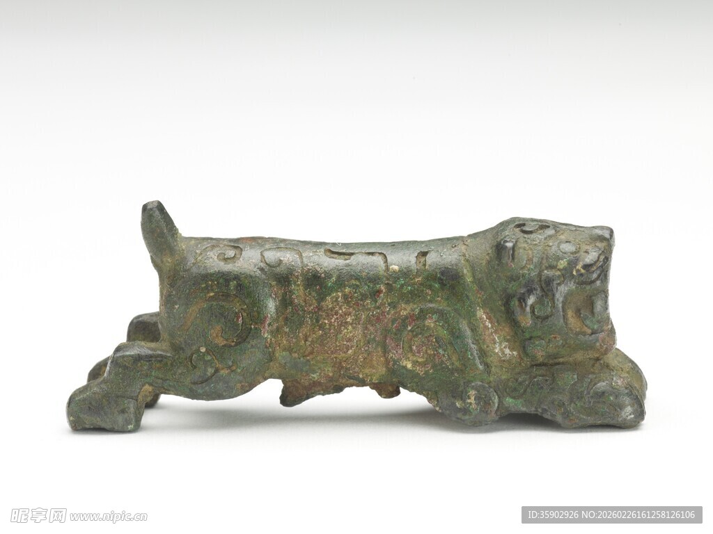 古朴青铜卧兽摆件