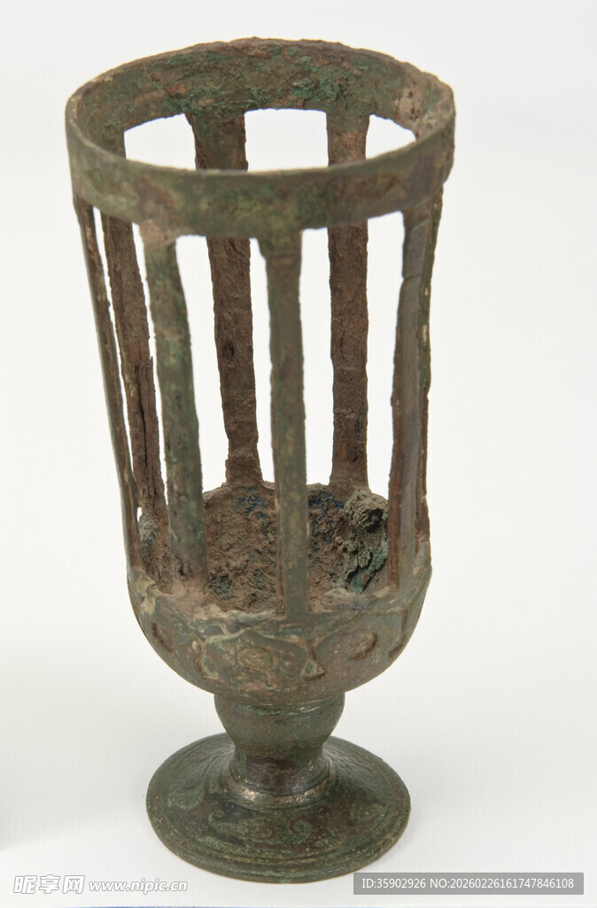 古代镂空青铜杯