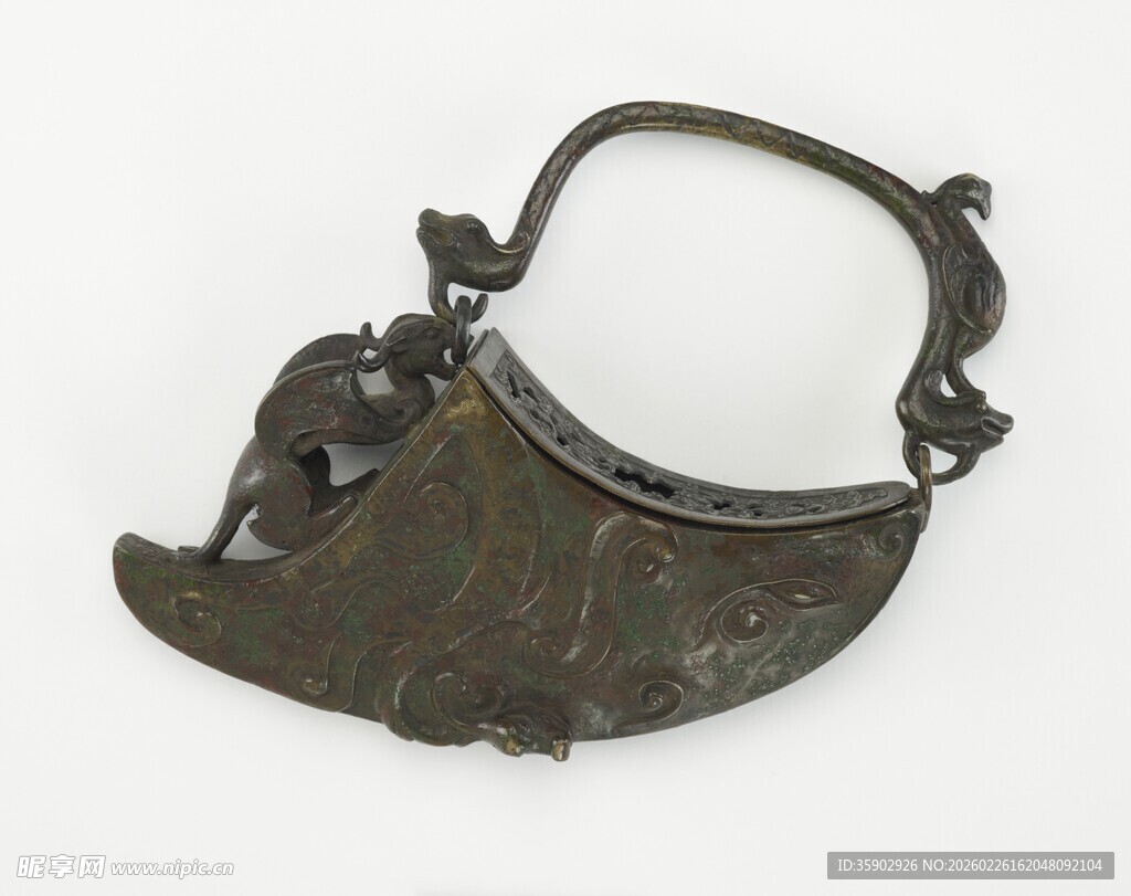 古铜雕饰带环器物