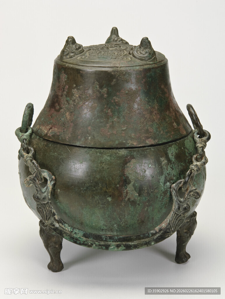 青铜三足鼎