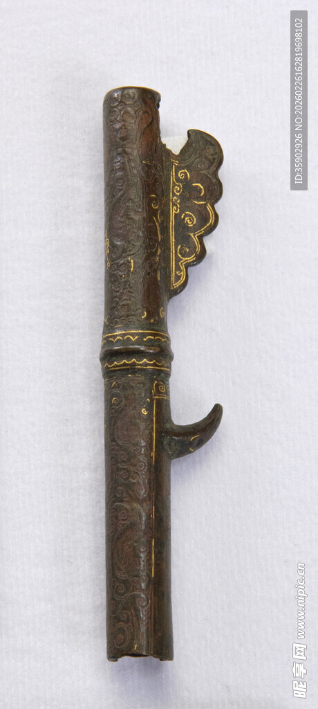 古铜雕花精致刀柄