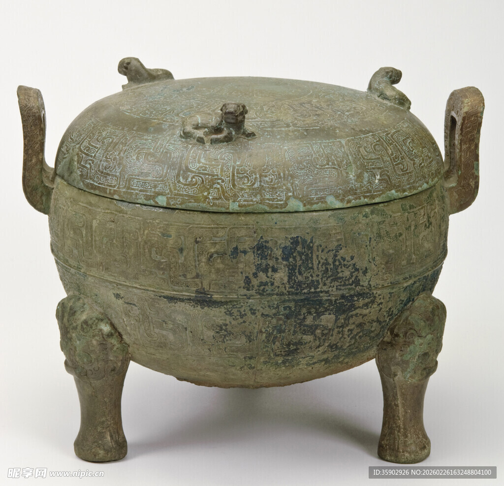 青铜三足鼎