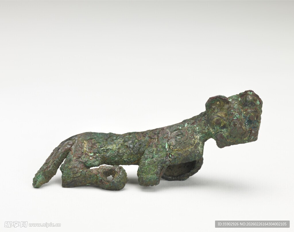 青铜卧兽造型文物