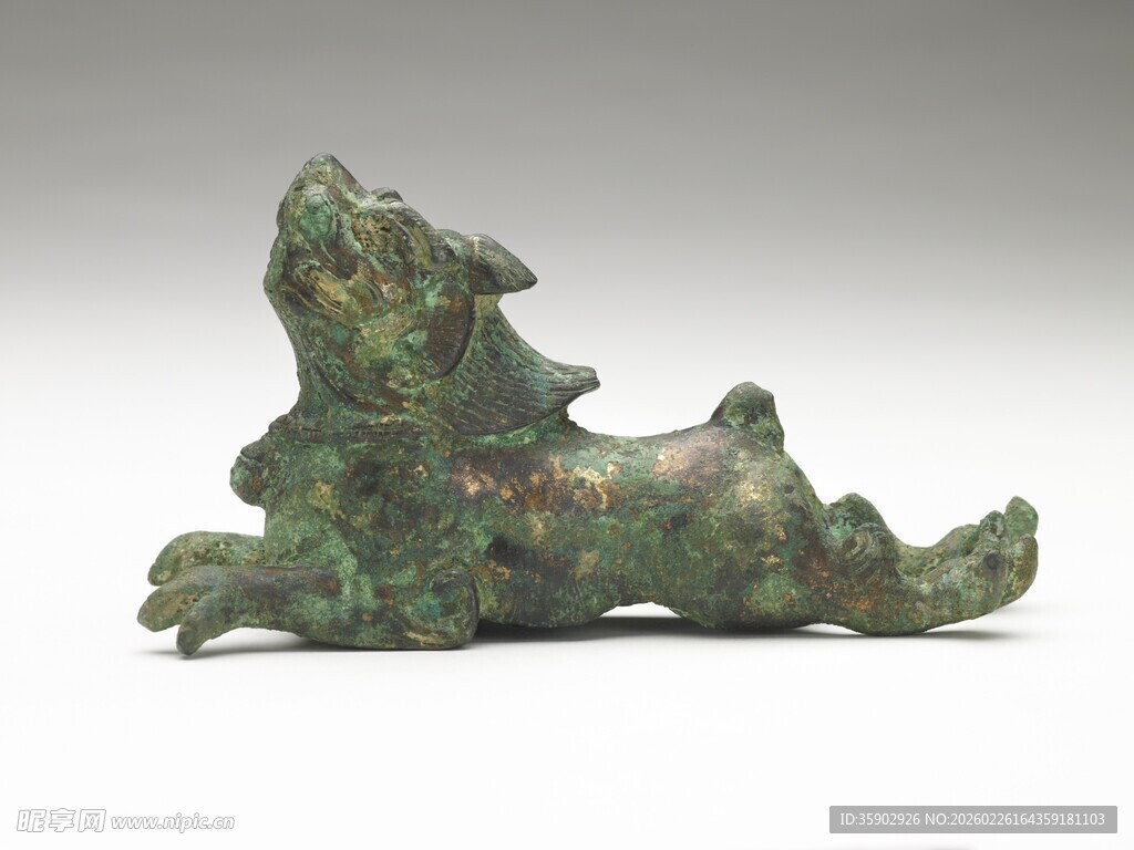 趴卧青铜兽摆件