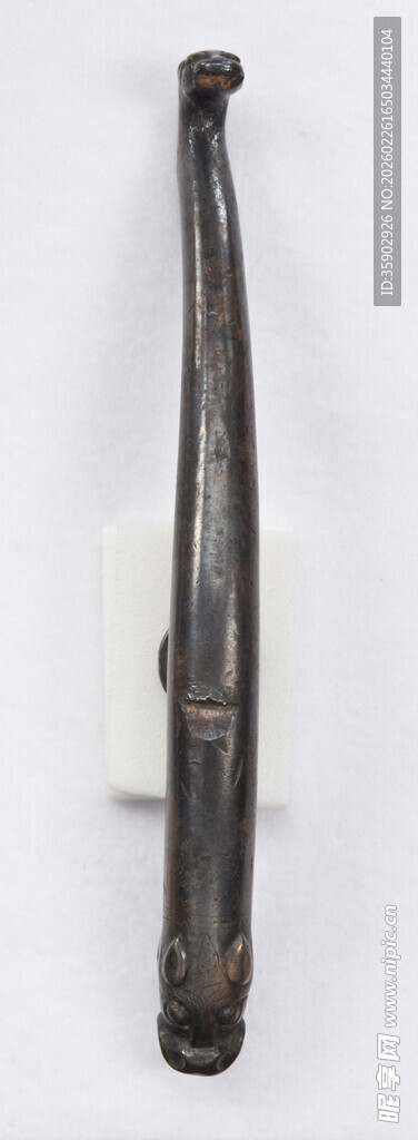 古老长柄物件展示