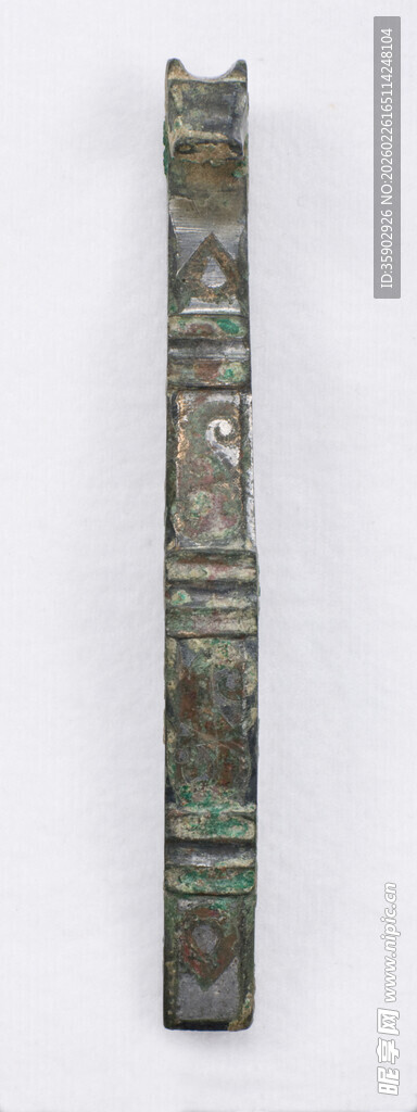 古老精美青铜长条器物