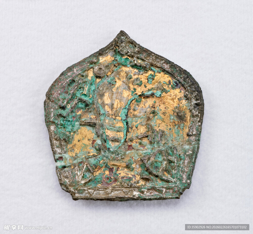 古铜色精美浮雕金属饰品