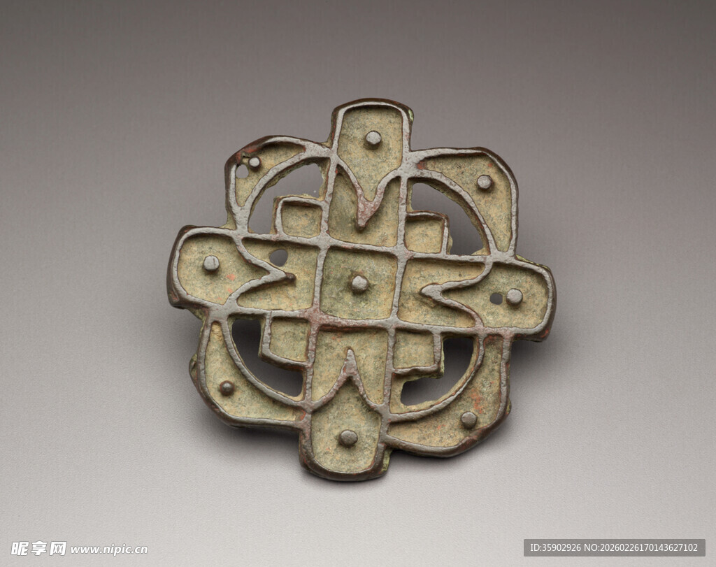 古代精致几何纹青铜配饰