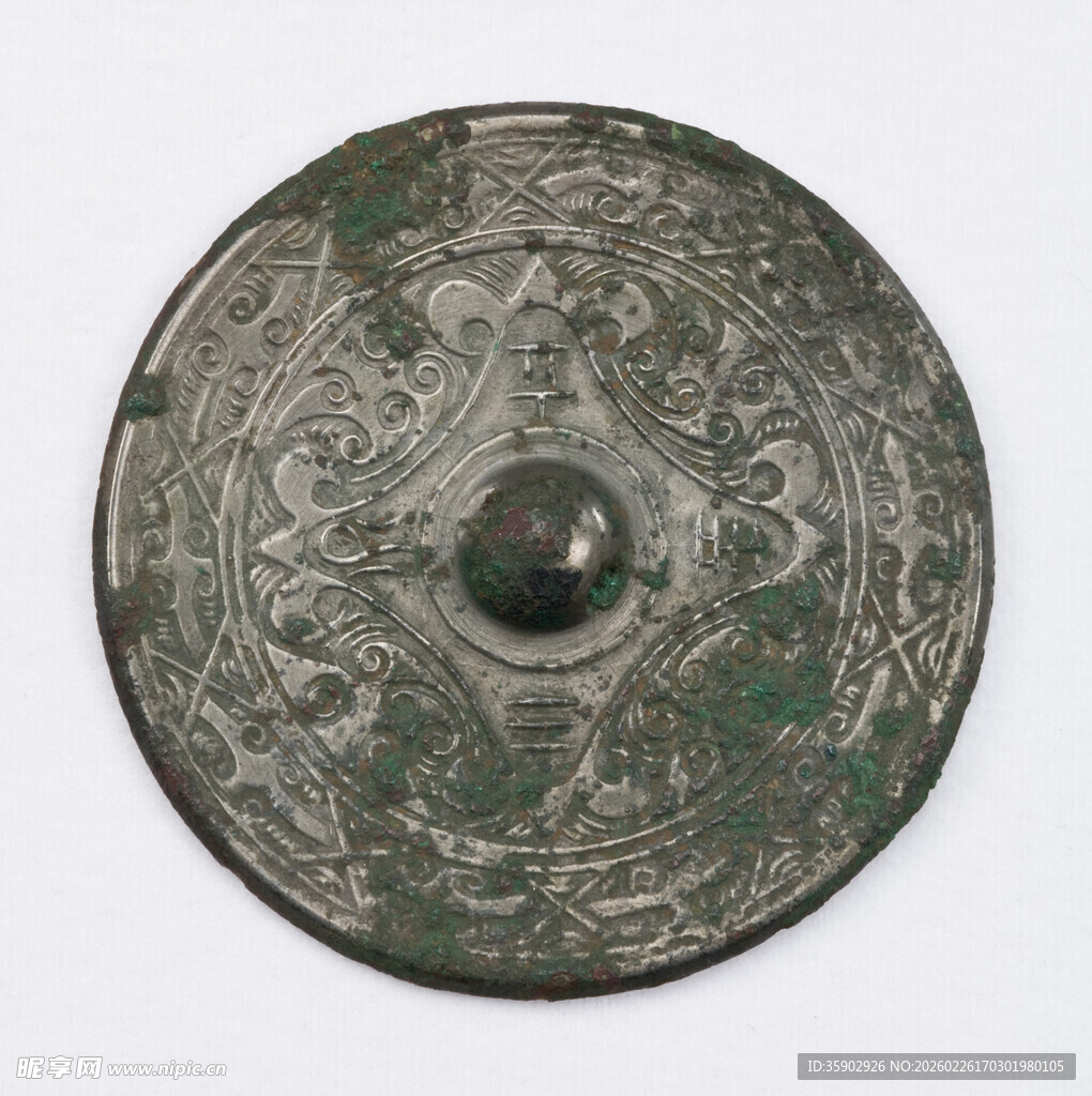 古代精美花纹青铜镜