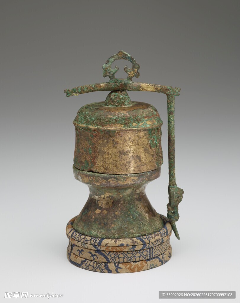 古老青铜提梁壶