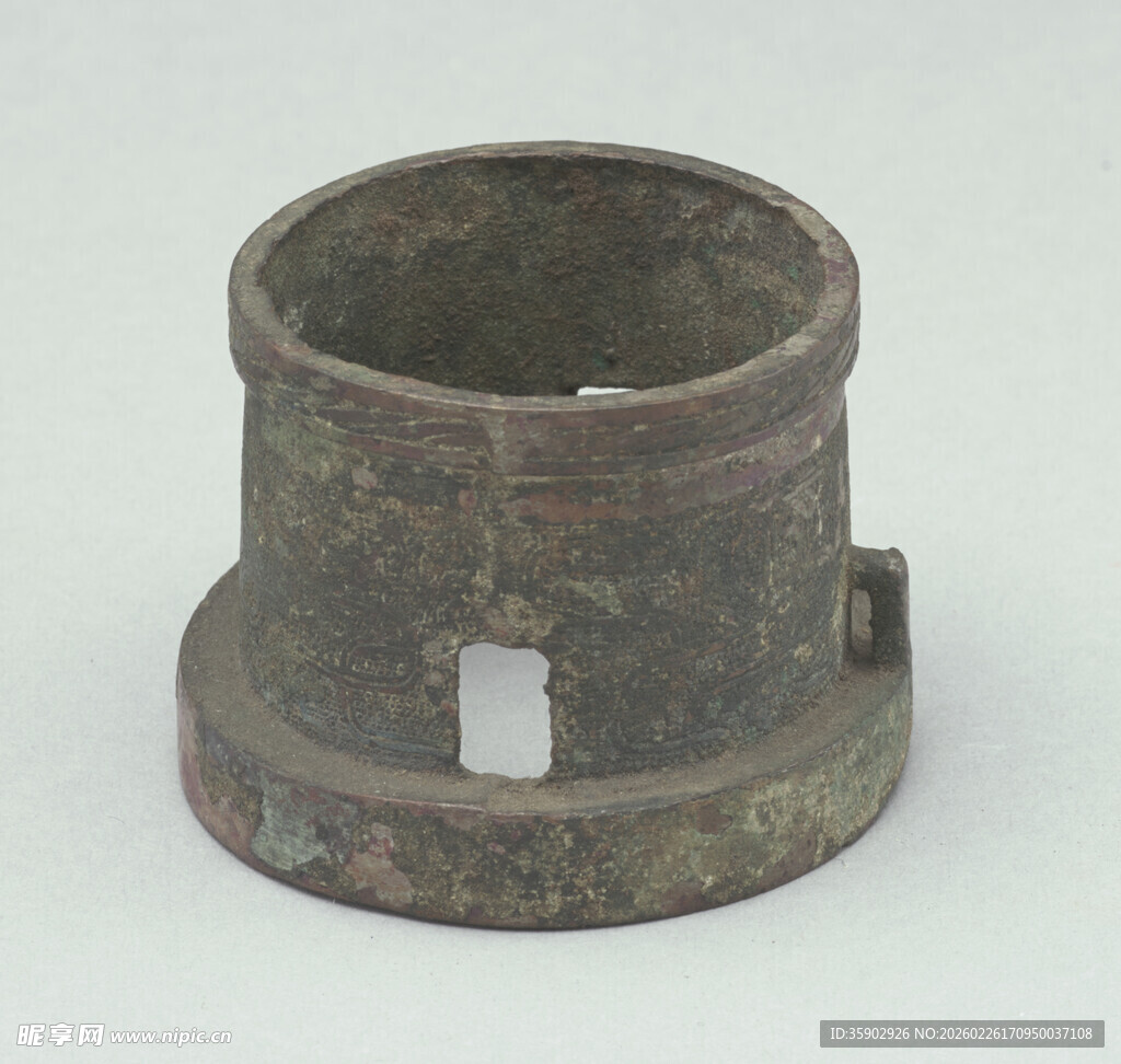 古旧金属环形器物