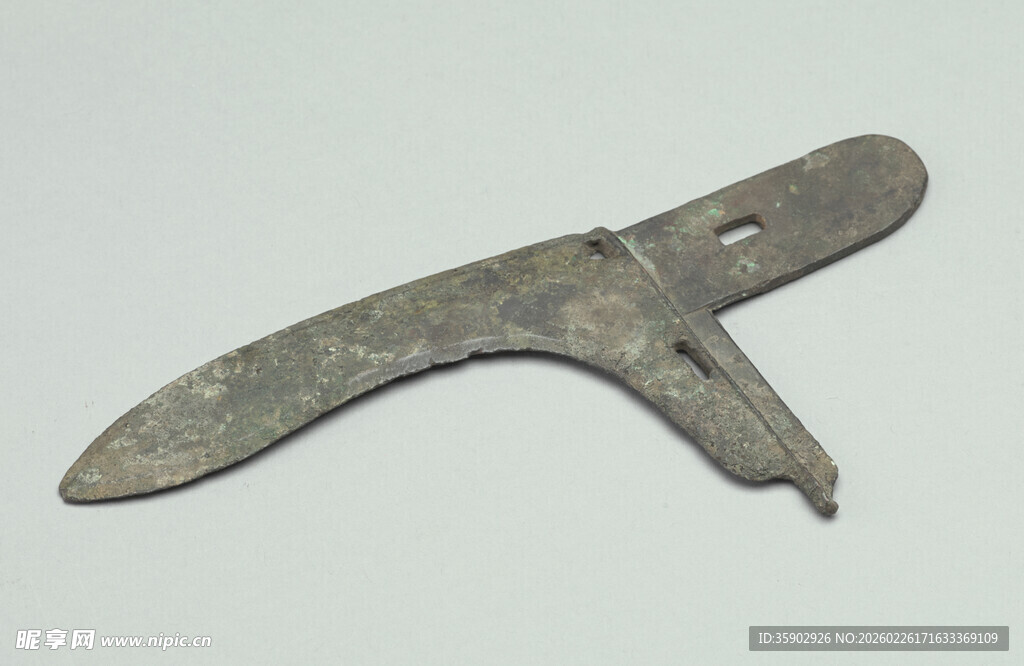 古老金属工具残件