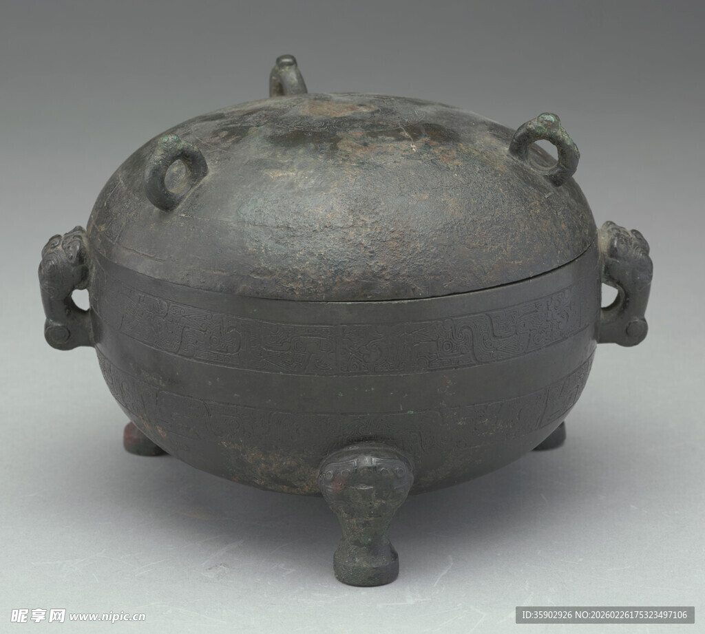 三足青铜带盖鼎