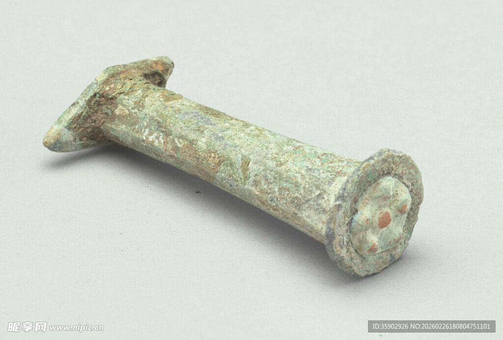 古老青铜器物展示