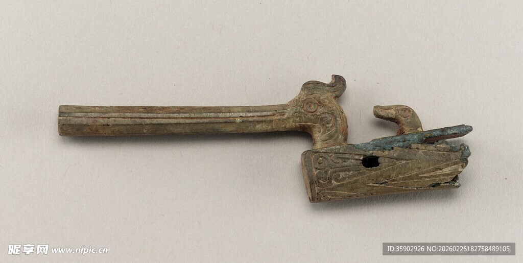 老式金属工具两把钳子