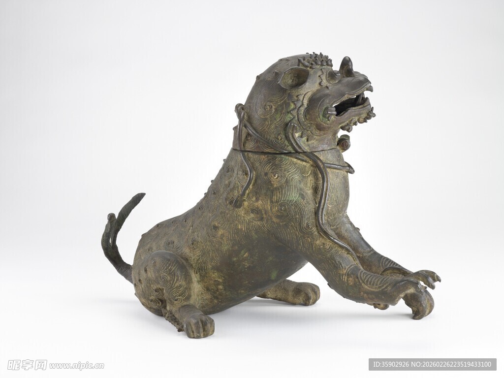 青铜蹲坐狮子摆件