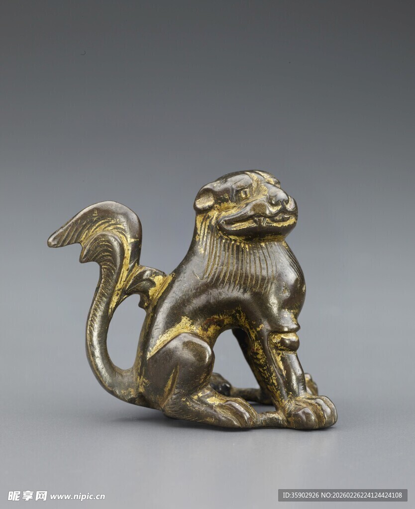 青铜蹲坐造型瑞兽摆件