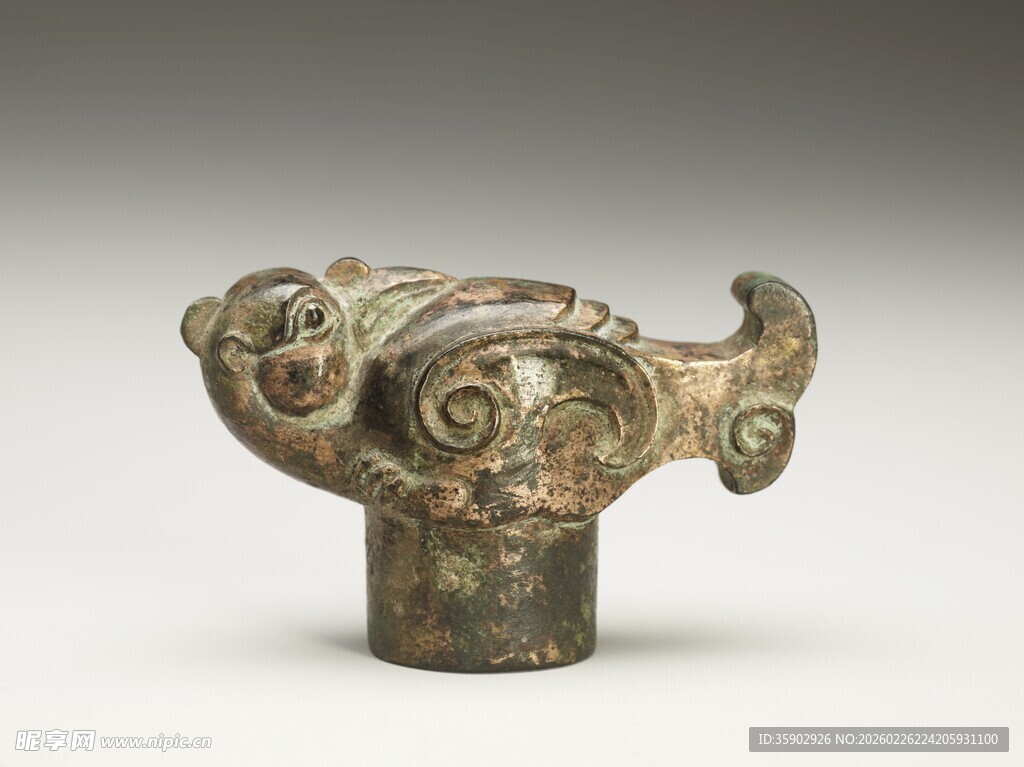 青铜兽首型器物