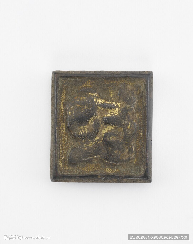 古朴方形青铜雕刻物件