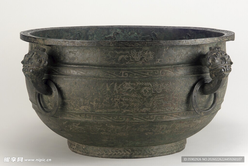 青铜双耳兽面纹大盆