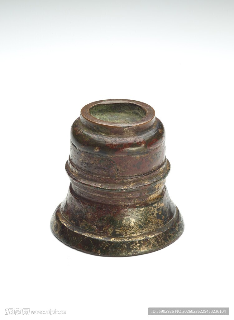 古铜色多层底座摆件