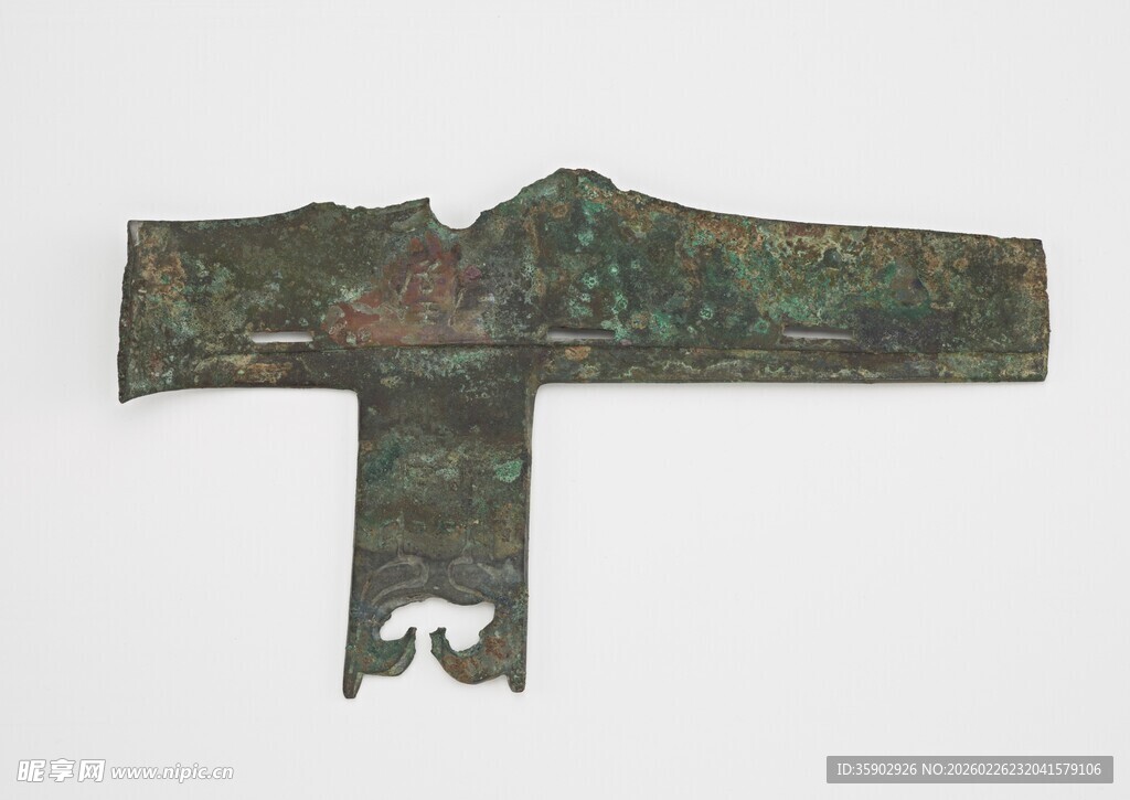 青铜戈古朴纹饰显古韵