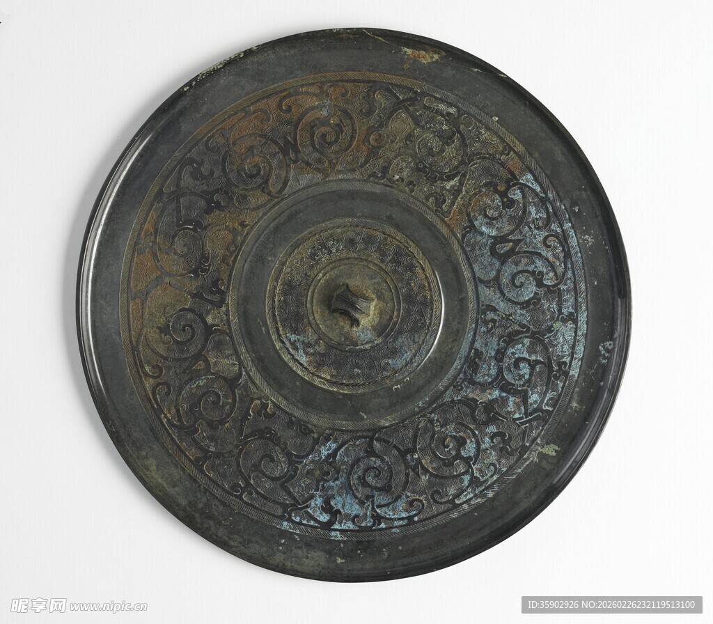 古代精美花纹青铜镜