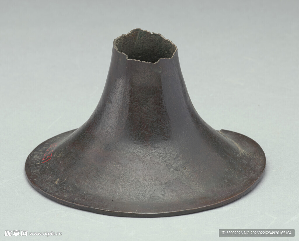 古代陶制喇叭形器物