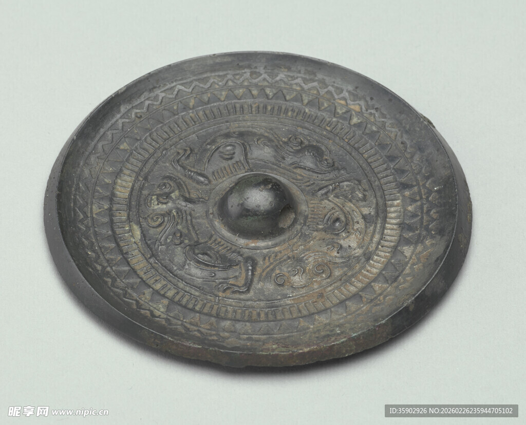 古代精美纹饰青铜镜