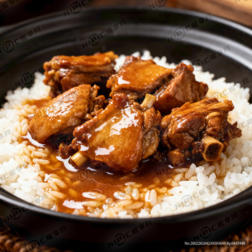 黑碗 秘制焖鸭块饭 有汁水