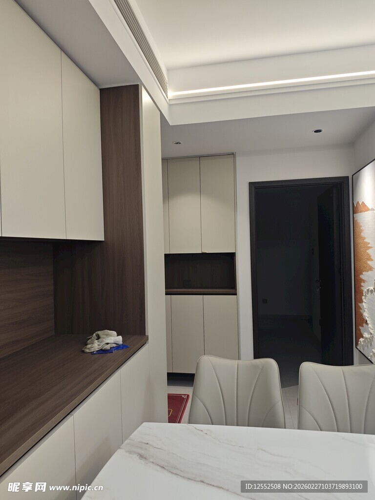 现代简约风格卧室一角