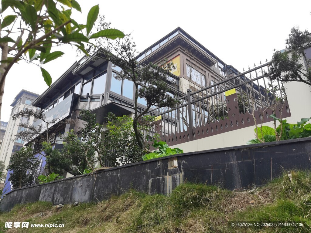 现代风格山坡别墅景观