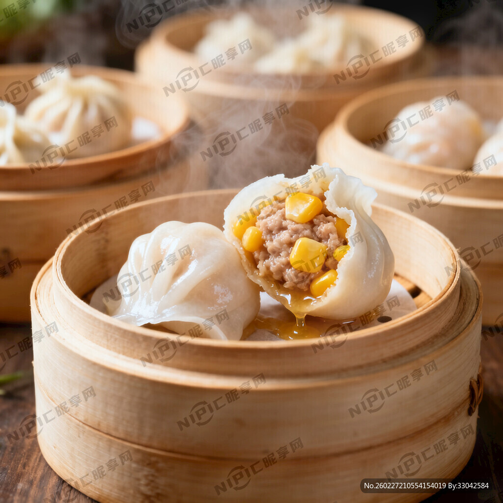 背景有 很多小蒸笼装着饺子