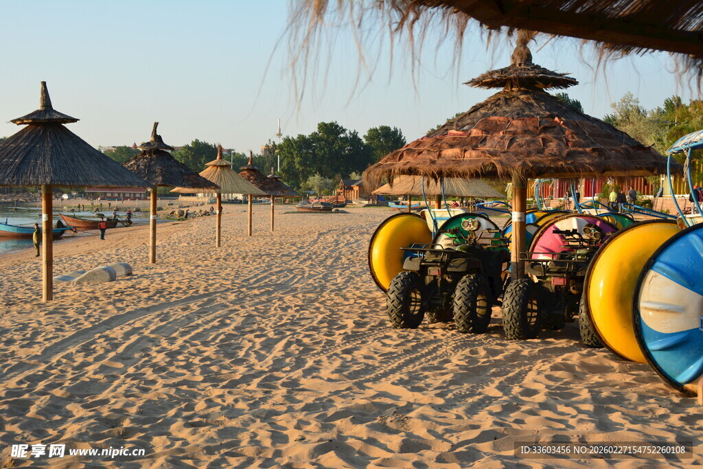 沙滩休闲场景